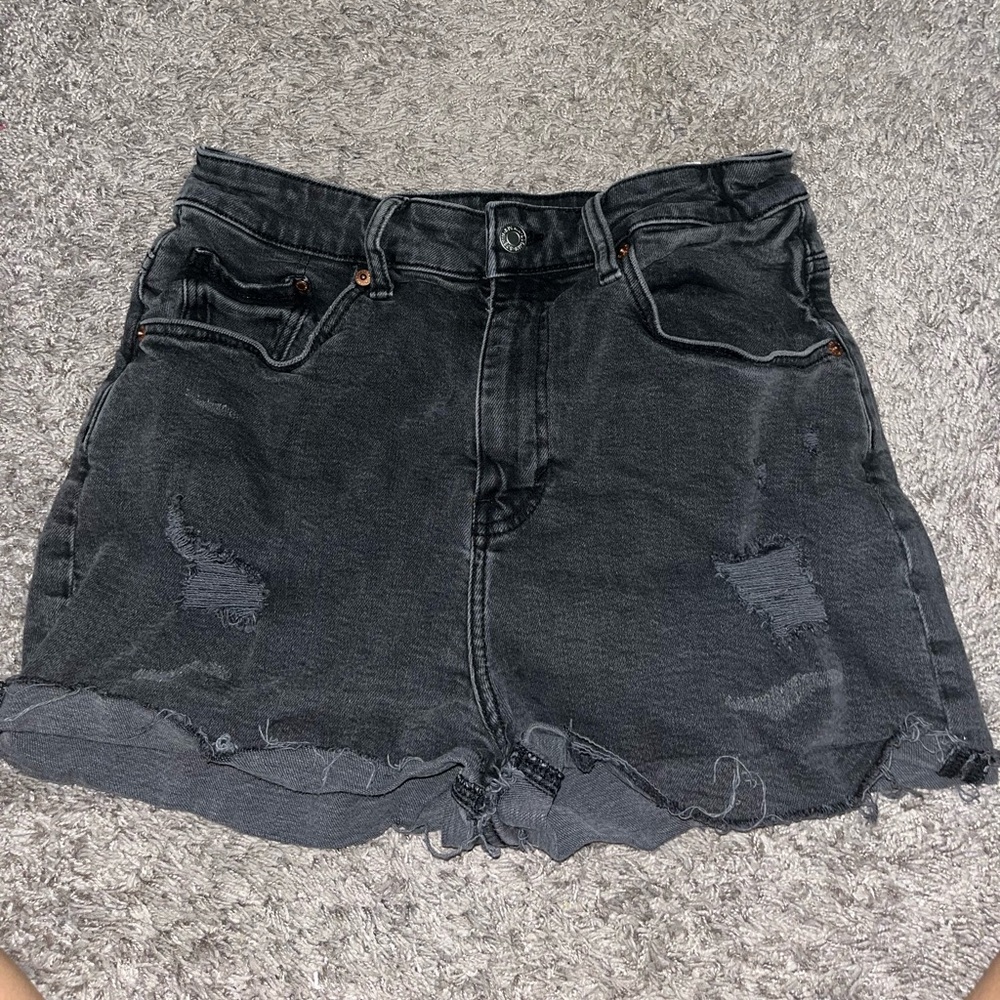 H&M brand Simple Black Highrise Mom Short Size 6